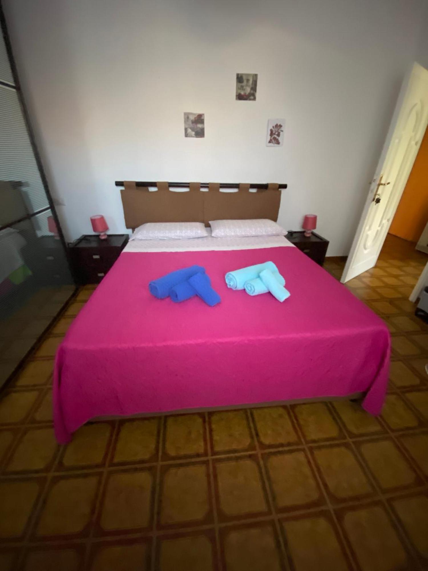 A Casa Da Mari Stanza Privata Bagno Condiviso Alloggio in famiglia Olbia