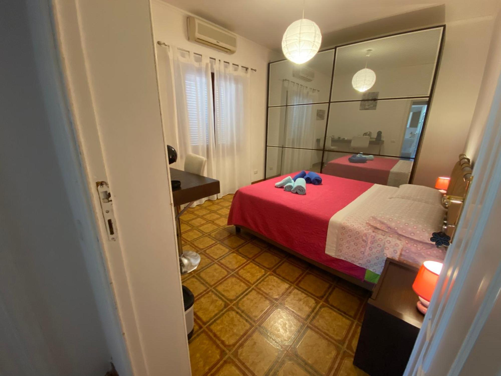 Alloggio in famiglia A Casa Da Mari Stanza Privata Bagno Condiviso Olbia